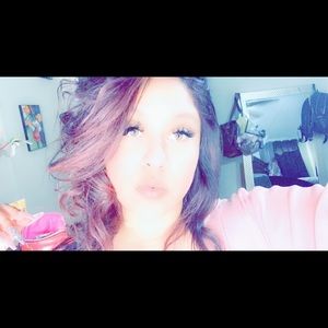 Meet your Posher, Liz